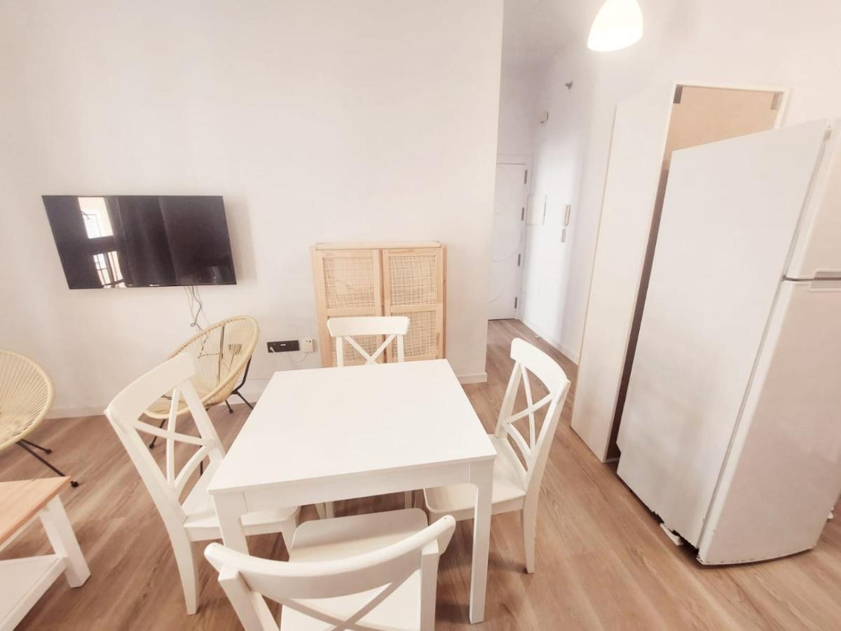 Dona Elvira Carreteria Apartament