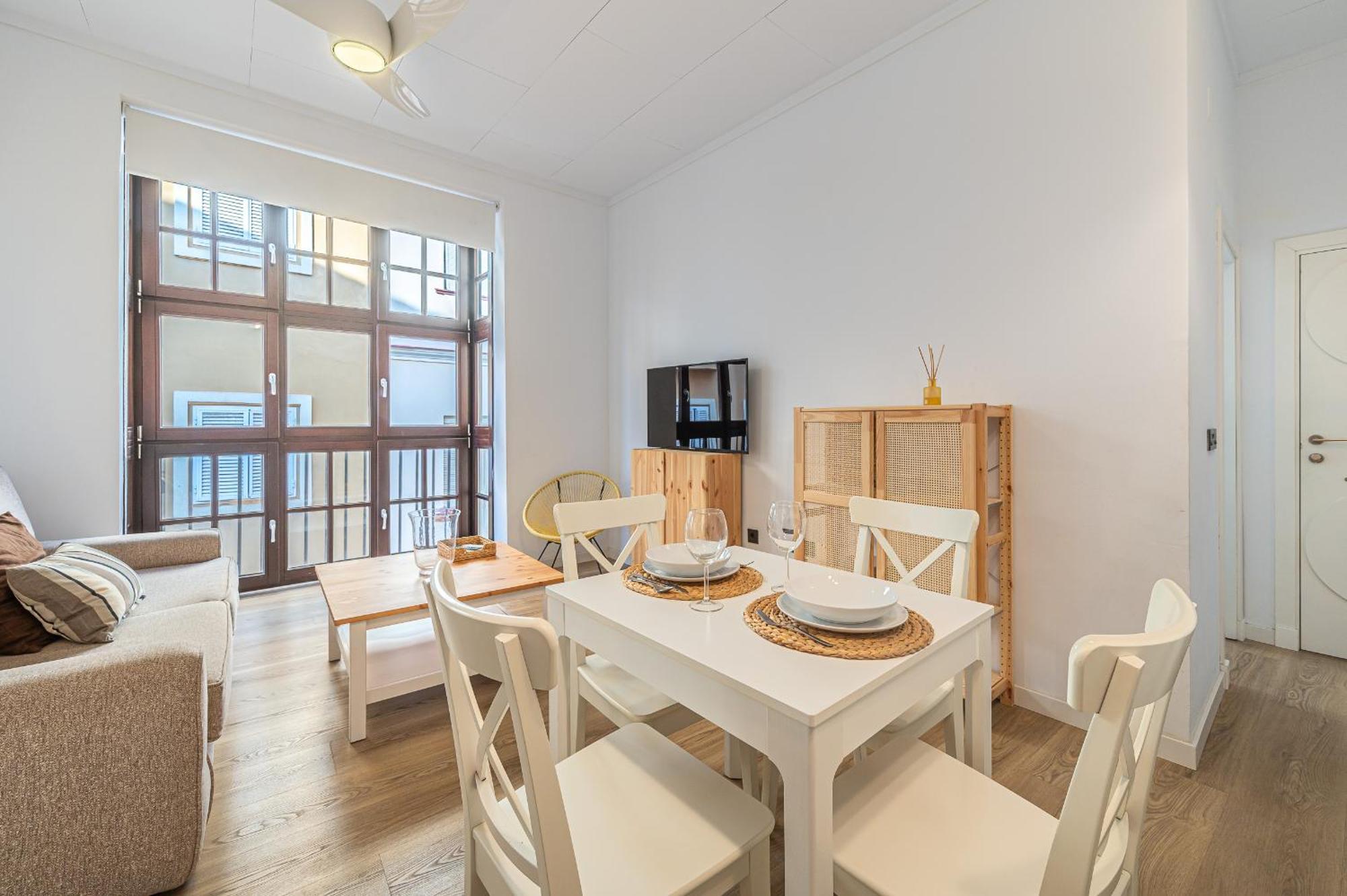 Dona Elvira Carreteria Apartament *