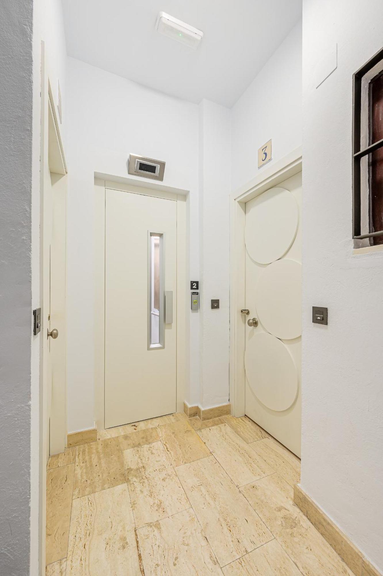 Dona Elvira Carreteria Apartament *